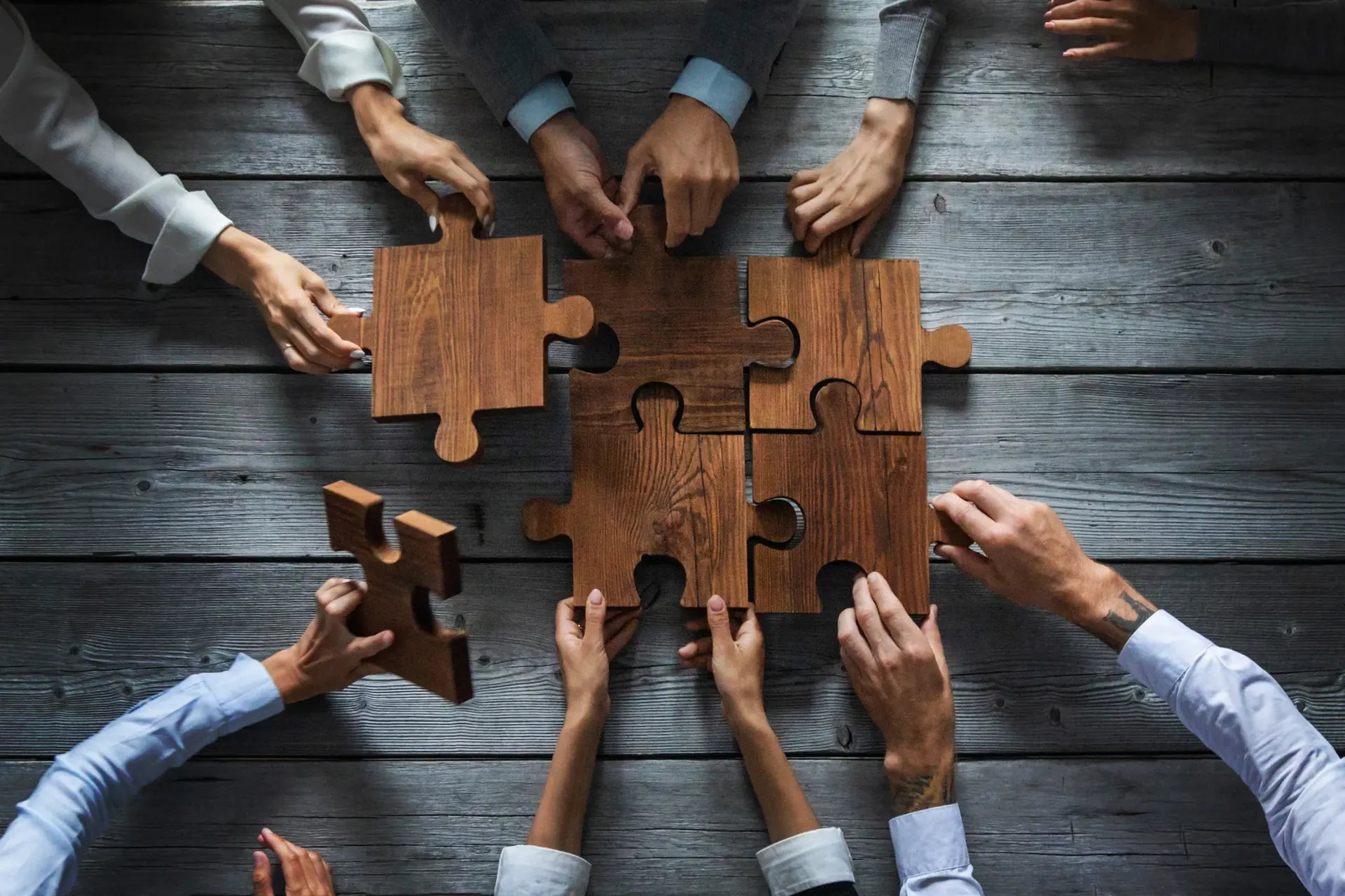 Pièces de puzzle symbolisant la collaboration
